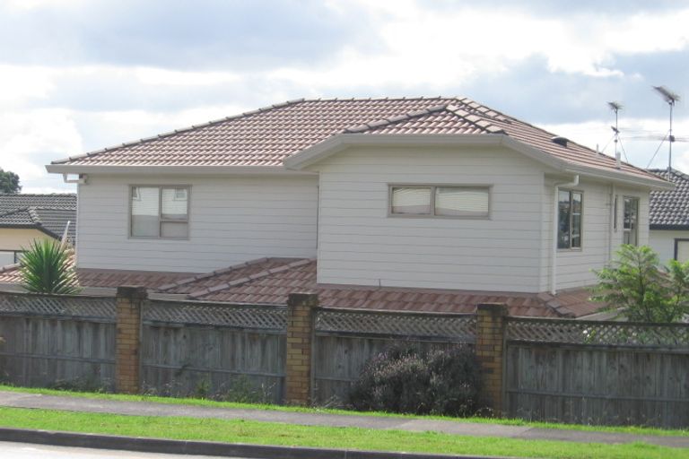 Photo of property in 12a Links Road, New Lynn, Auckland, 0600