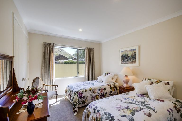 Photo of property in 86 Kensington Drive, Taradale, Napier, 4112