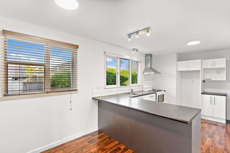 Photo of property in 32 Vagues Road, Northcote, Christchurch, 8052