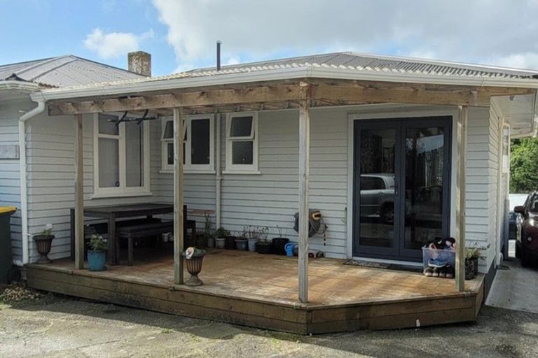 Photo of property in 84 Champion Street, Cannons Creek, Porirua, 5024