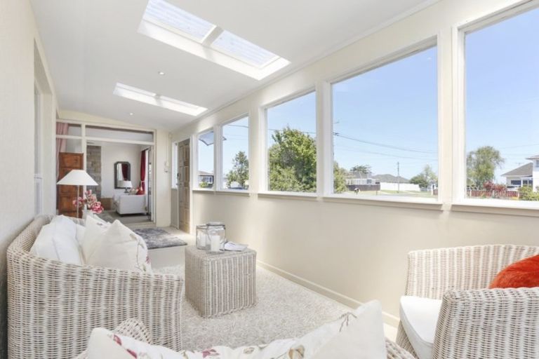 Photo of property in 1/5 Wellesley Road, Mangere Bridge, Auckland, 2022