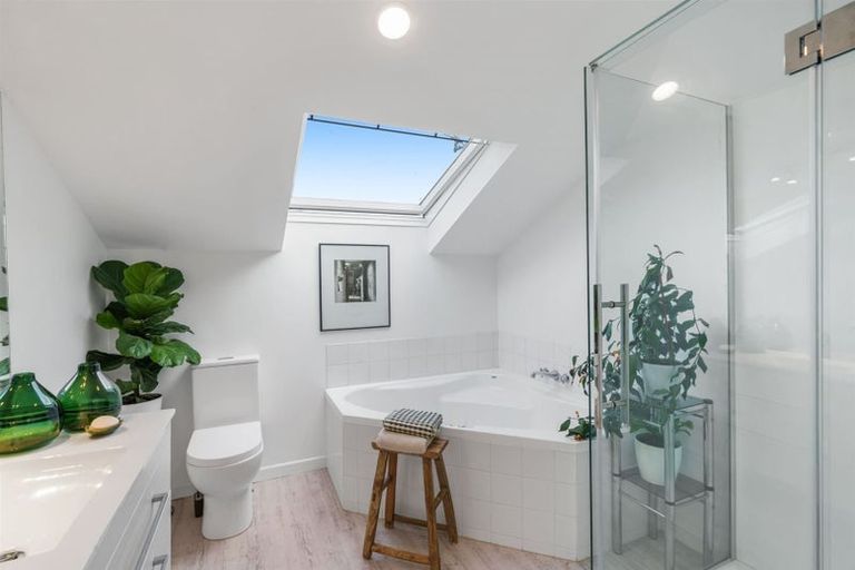 Photo of property in 4 Elwyn Place, Avonhead, Christchurch, 8042