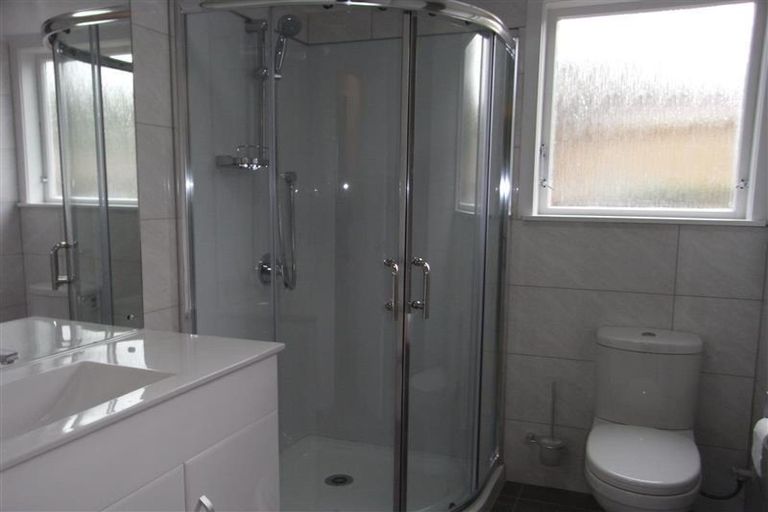 Photo of property in 14 Cairngorm Place, Highland Park, Auckland, 2010