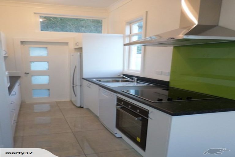 Photo of property in 1 Saint Abbs Place, North Dunedin, Dunedin, 9016