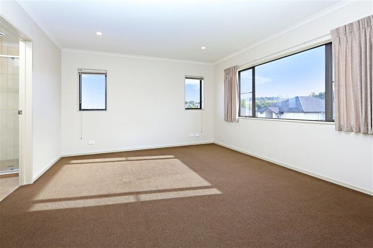 Photo of property in 17 Muirlea Drive, Flat Bush, Auckland, 2016