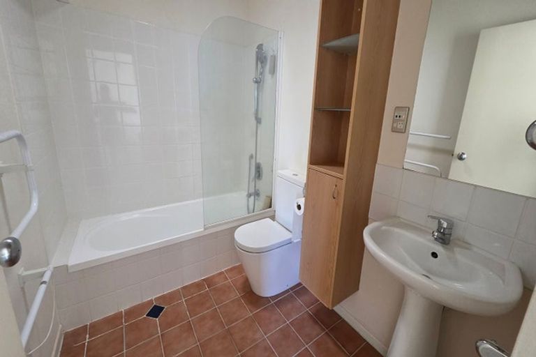 Photo of property in 11/2 Armoy Drive, East Tamaki, Auckland, 2016