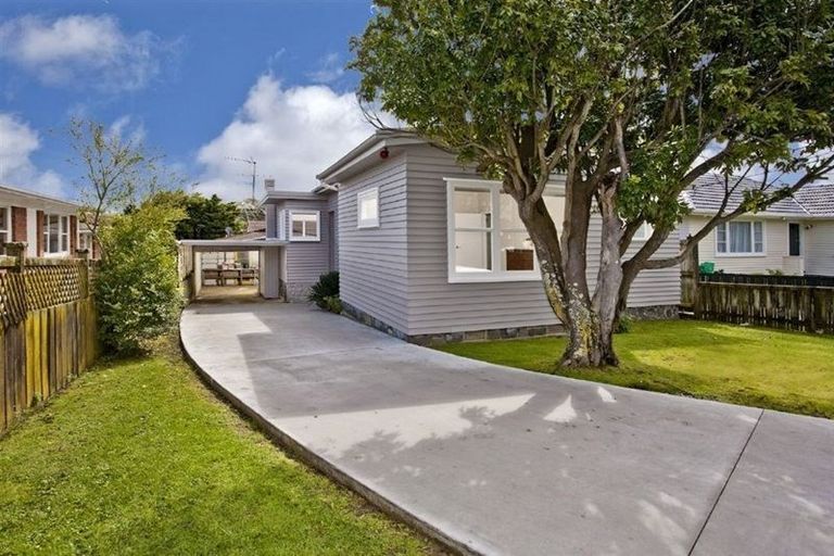 Photo of property in 1/41 Shakespeare Road, Milford, Auckland, 0620