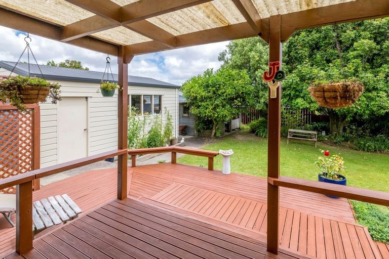 Photo of property in 10 Regal Street, Levin, 5510