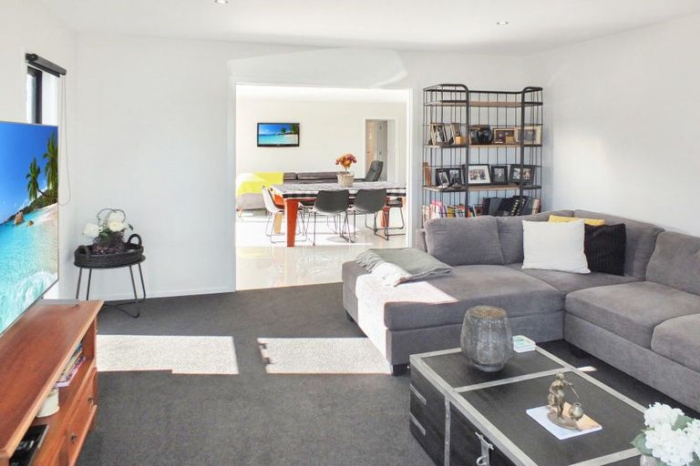 Photo of property in 17 Oxnam Place, Foxton Beach, Foxton, 4815