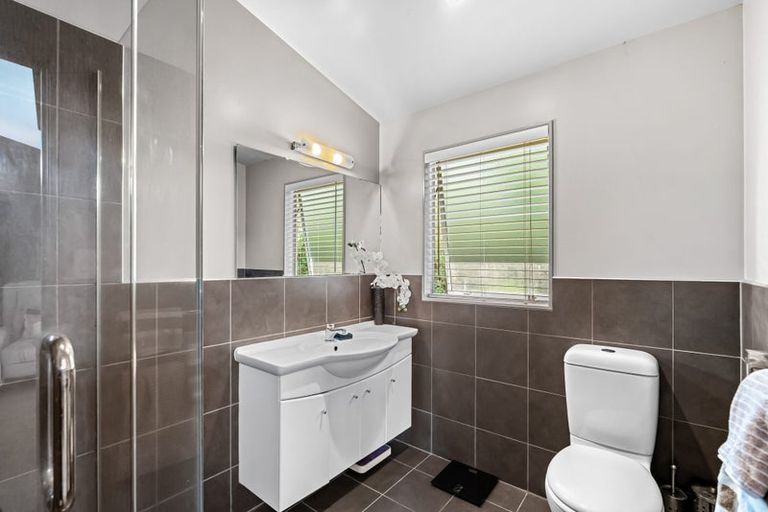 Photo of property in 22 Mamaku Drive, One Tree Point, 0118