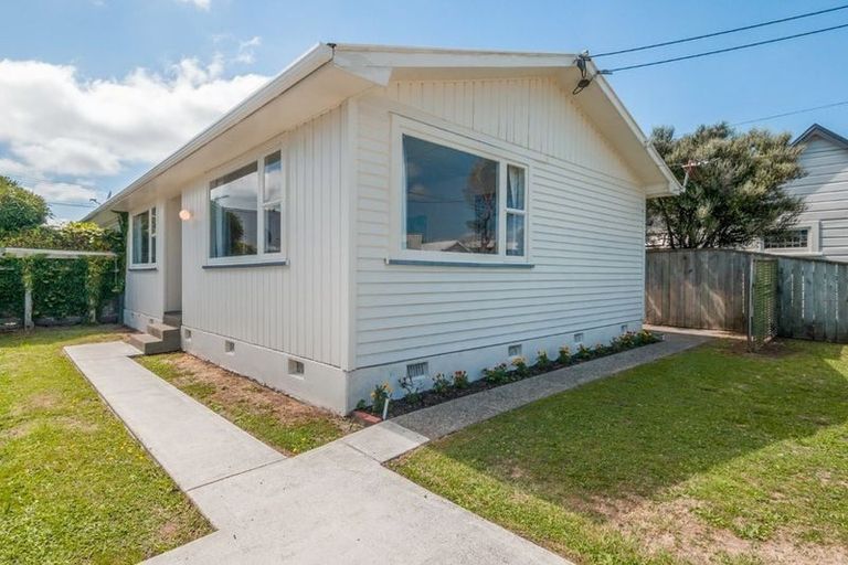 Photo of property in 22 Tama Street, Alicetown, Lower Hutt, 5010