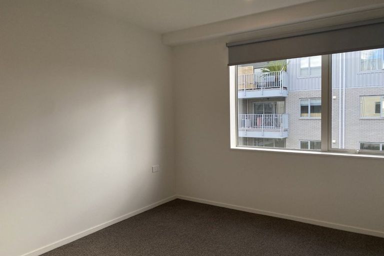 Photo of property in 104/28a Eileen Newey Place, Henderson, Auckland, 0612