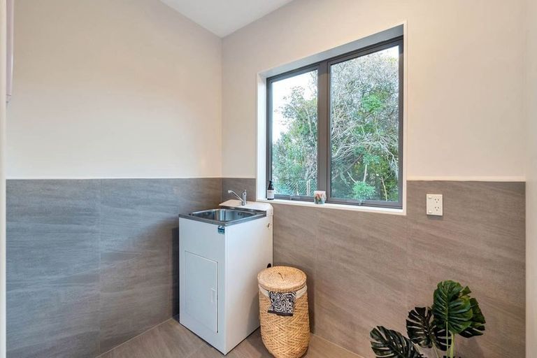 Photo of property in 1a Greville Road, Pinehill, Auckland, 0632