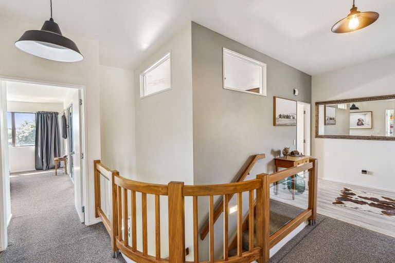 Photo of property in 8 Millennium Hill, Paraparaumu, 5032