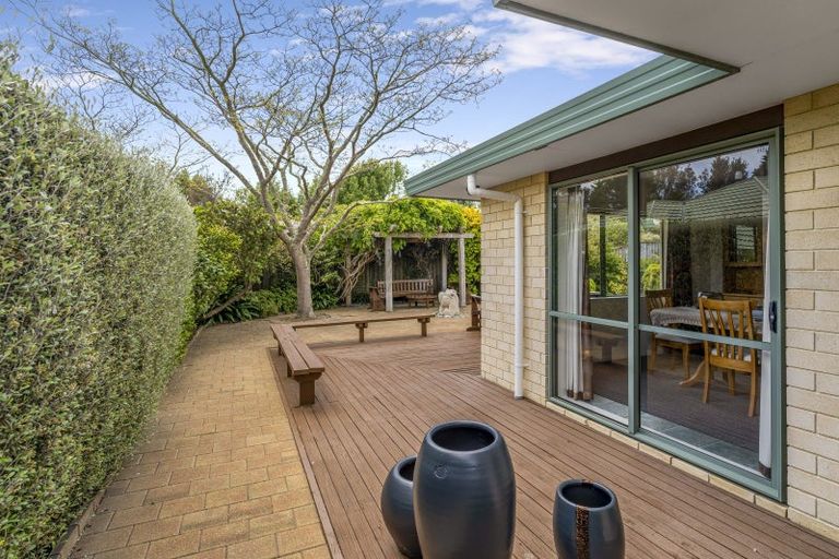 Photo of property in 9 Leigh Place, Paraparaumu Beach, Paraparaumu, 5032