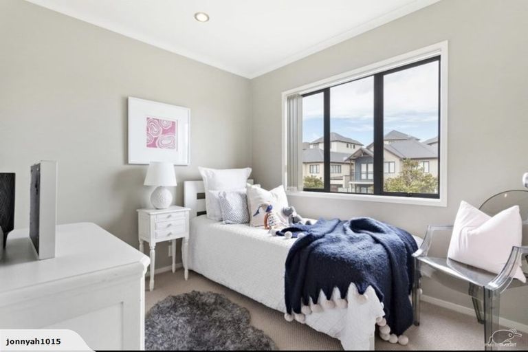 Photo of property in 7 Vicente Place, Oteha, Auckland, 0632