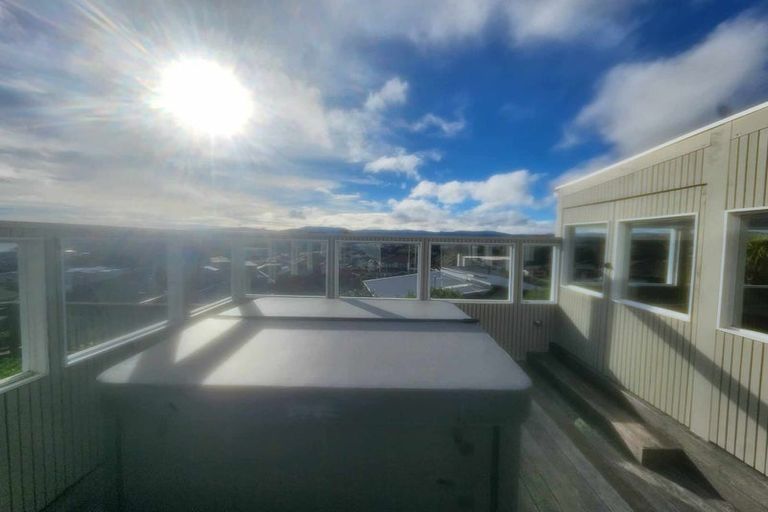 Photo of property in 12 Kahurangi Heights, Aotea, Porirua, 5024