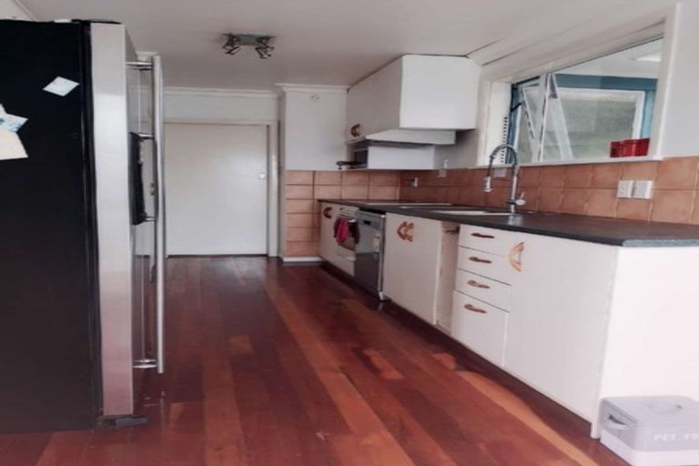 Photo of property in 7 Ellesmere Crescent, Pakuranga Heights, Auckland, 2010