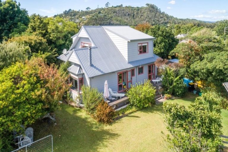 Photo of property in 10 Cathedral Court, Hahei, Whitianga, 3591