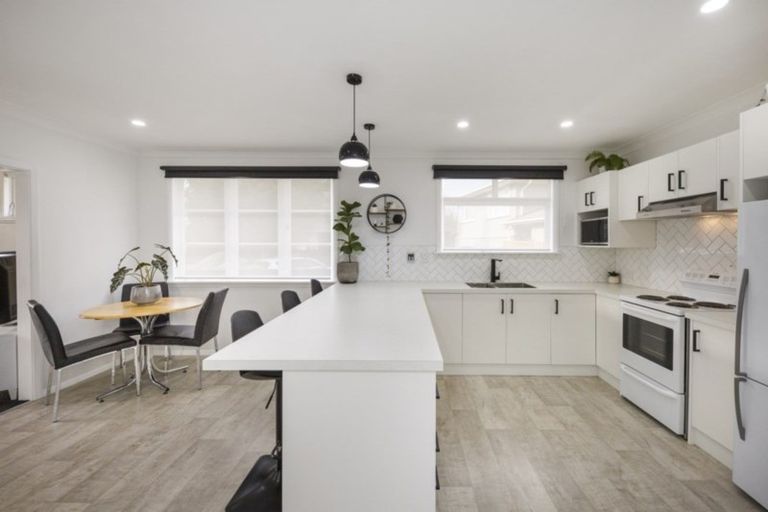 Photo of property in 8 Leigh Place, Awapuni, Palmerston North, 4412