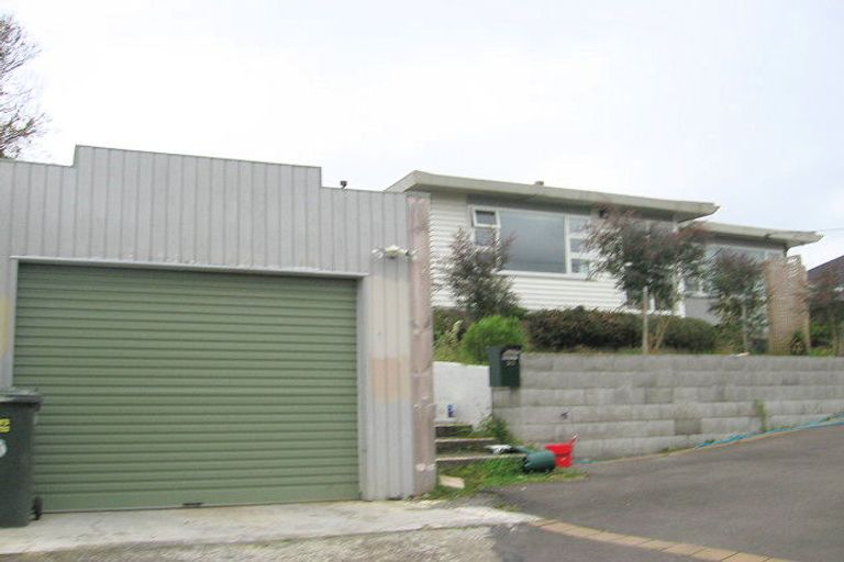 Photo of property in 10 Ngatitoa Street, Tawa, Wellington, 5028