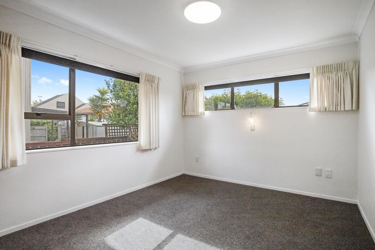 Photo of property in 71b Queen Street, Pukekohe, 2120