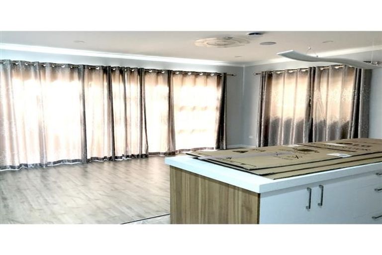 Photo of property in 15 Bruckless Drive, Flat Bush, Auckland, 2019