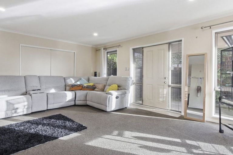 Photo of property in 10 Netley Place, Aranui, Christchurch, 8061