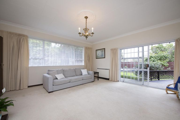 Photo of property in 106 Waterloo Crescent, Hokowhitu, Palmerston North, 4410