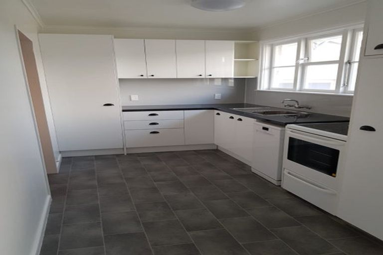 Photo of property in 17 Joseph Grove, Elderslea, Upper Hutt, 5018