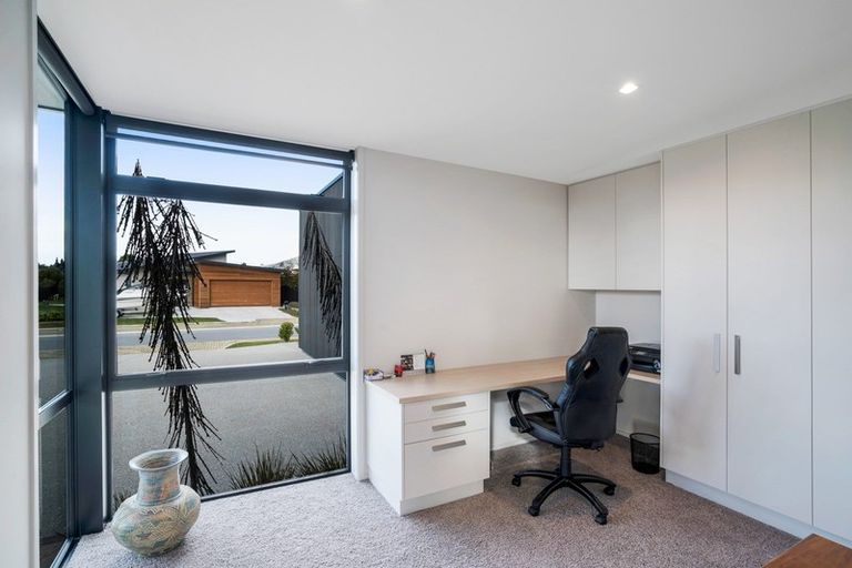 Photo of property in 4 Eden Close, Wanaka, 9305