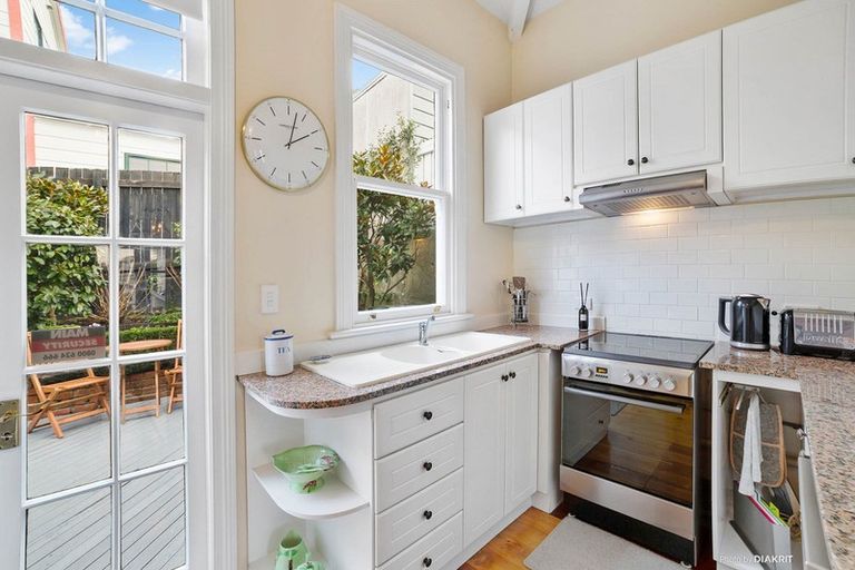 Photo of property in 1 Saint Mary Street, Thorndon, Wellington, 6011