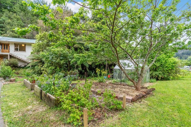 Photo of property in 80 Raukawa Street, Stokes Valley, Lower Hutt, 5019