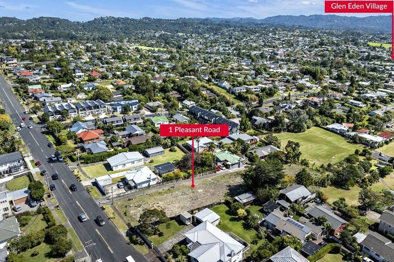 Photo of property in 1 Pleasant Road, Glen Eden, Auckland, 0602