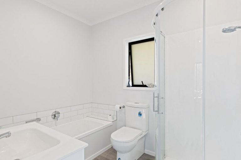 Photo of property in 23d Heta Road, Highlands Park, New Plymouth, 4312