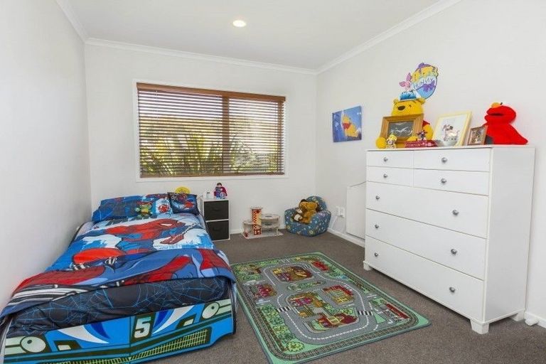 Photo of property in 22 Sunstone Crescent, Brown Owl, Upper Hutt, 5018