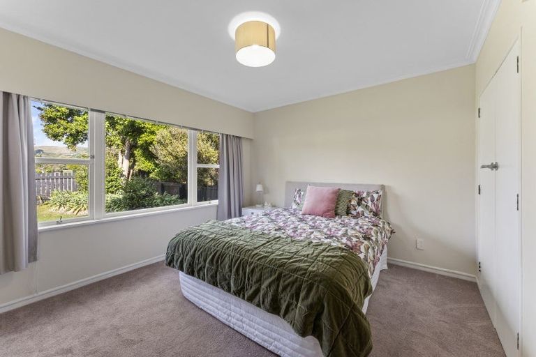 Photo of property in 26 Walton Avenue, Waikanae, 5036