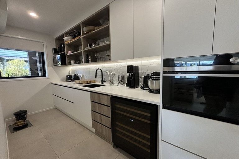 Photo of property in 16 Mutetai Road, Clarks Beach, 2122