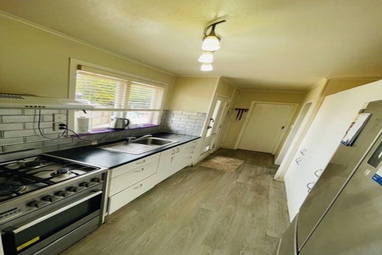 Photo of property in 184 Hutchinson Avenue, New Lynn, Auckland, 0600