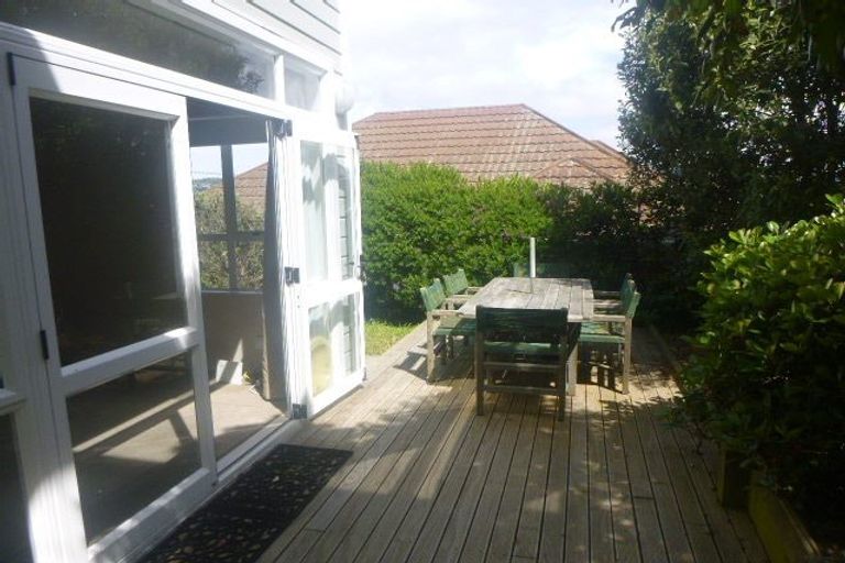 Photo of property in 4c The Quadrant, Miramar, Wellington, 6022