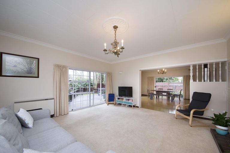 Photo of property in 106 Waterloo Crescent, Hokowhitu, Palmerston North, 4410