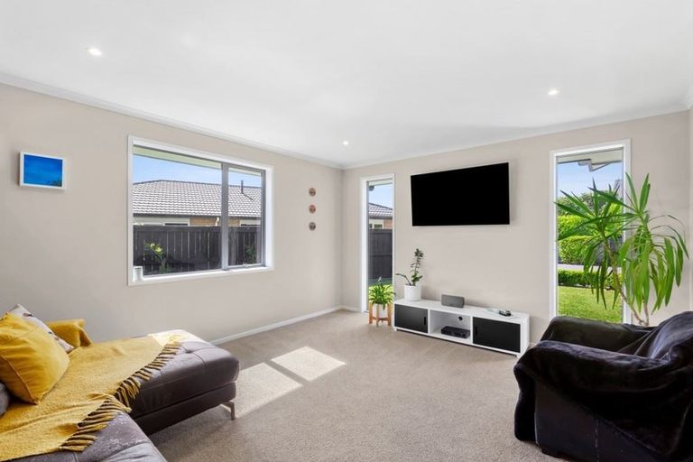 Photo of property in 26 Fernbrook Drive, Hurworth, New Plymouth, 4310
