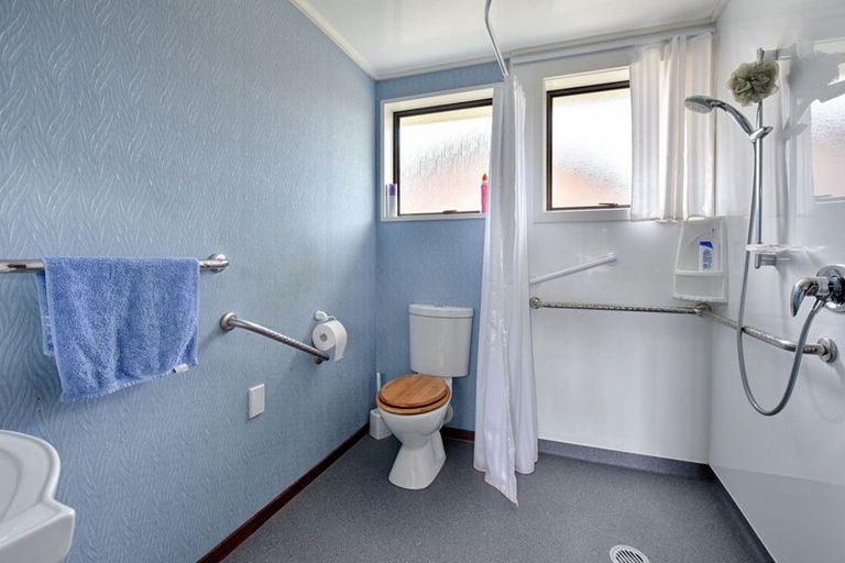 Photo of property in 5 Raeburn Place, Gore, 9710