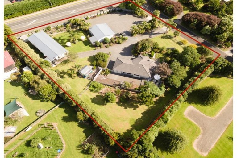 Photo of property in 2 Cochrane Drive, Kerikeri, 0230