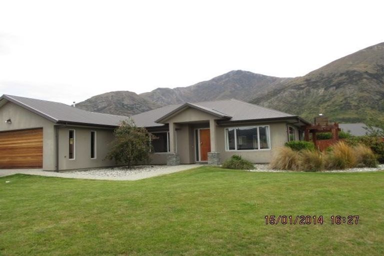 Photo of property in 2 Mystery Grove, Lake Hayes, Queenstown, 9304