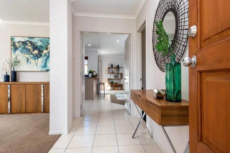 Photo of property in 18 Lissleton Drive, East Tamaki, Auckland, 2013