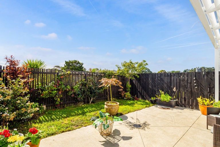 Photo of property in 32 Marine Parade, Hobsonville, Auckland, 0616