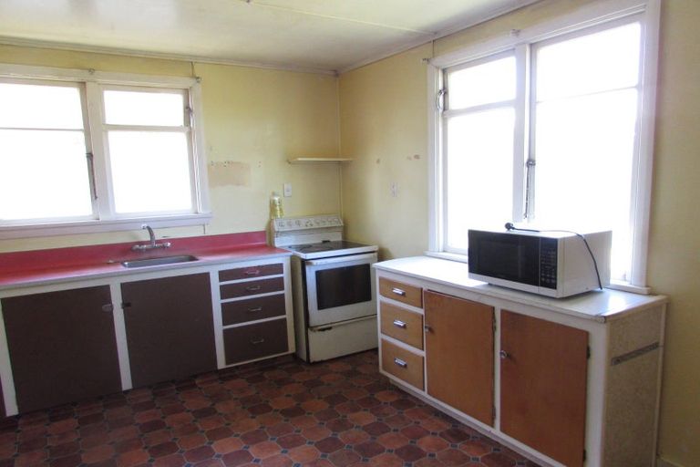 Photo of property in 39 Cambridge Street, Tapanui, 9522