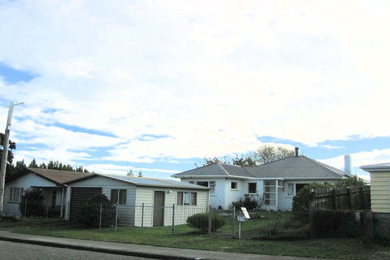 Photo of property in 32 Parakai Street, Paraparaumu, 5032