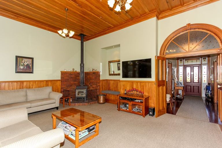 Photo of property in 333 Upland Road, Tarurutangi, New Plymouth, 4372